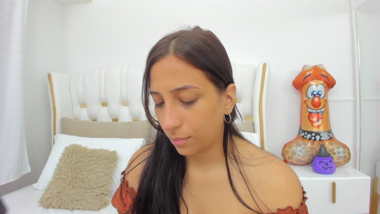 elianaasuarez's Streamate show and profile