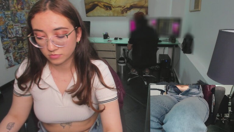 SwetieSammy's Streamate show and profile