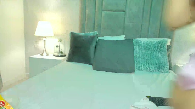 ZairaAbad's Streamate show and profile