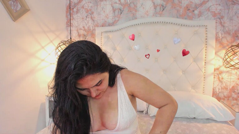 SaharaLyn's Streamate show and profile