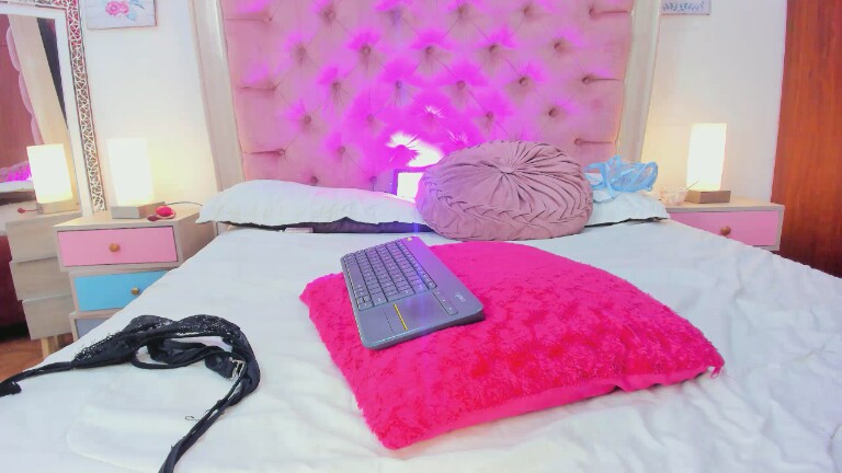 MaddyStonne's Streamate show and profile