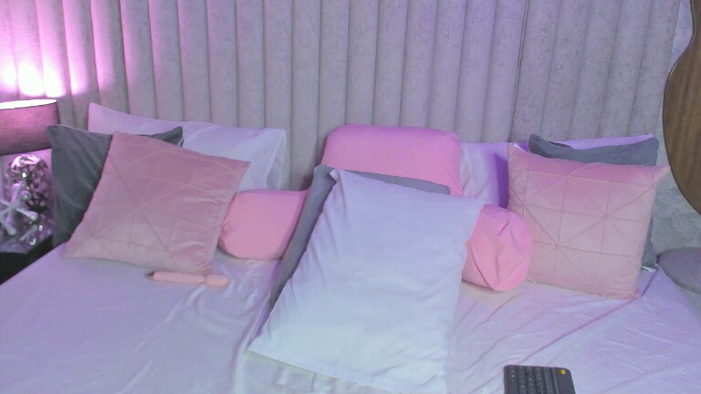 SamiLewis's Streamate show and profile