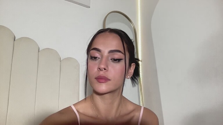 Aria_Greyy's Streamate show and profile