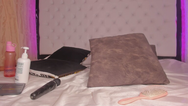 NaslyStone's Streamate show and profile