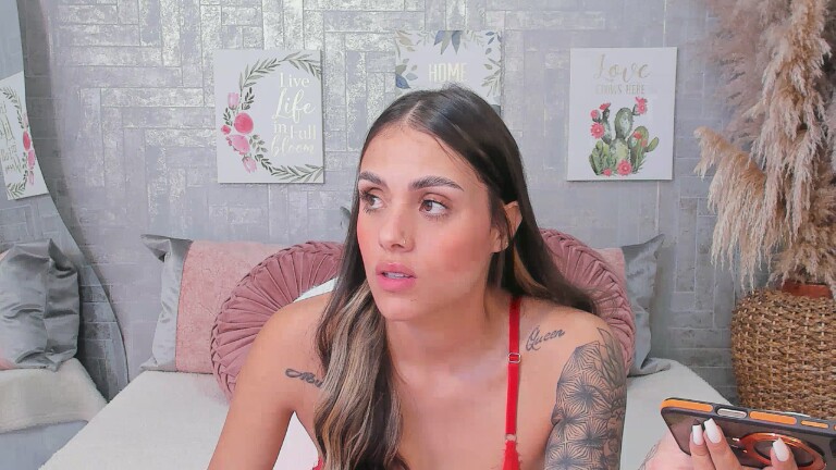 SaraBacker's Streamate show and profile