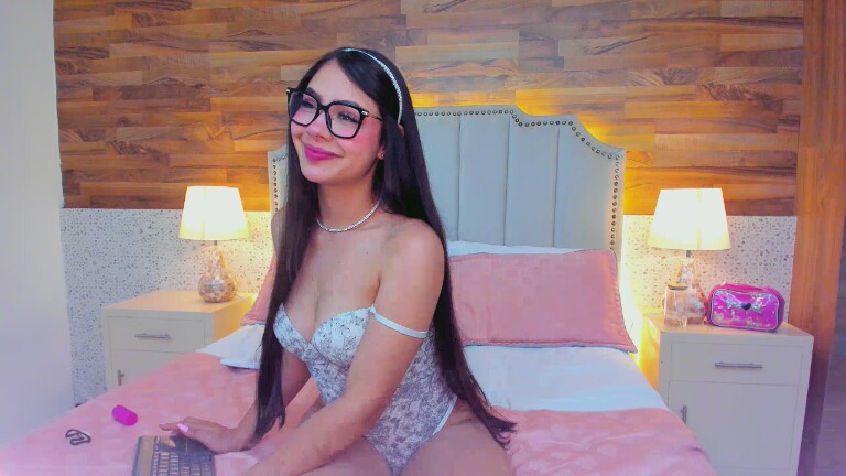AriannaCastle's Streamate show and profile