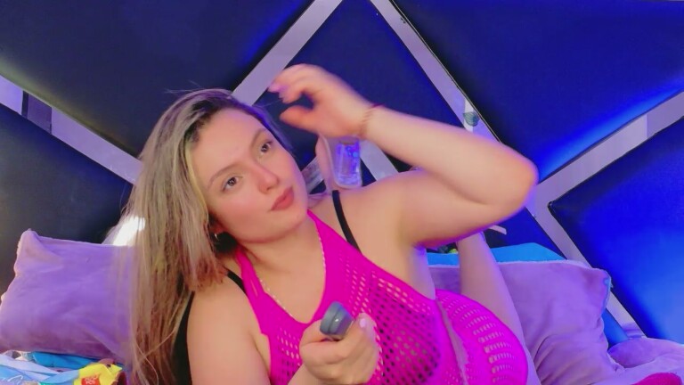 Giigii_Hadid's Streamate show and profile