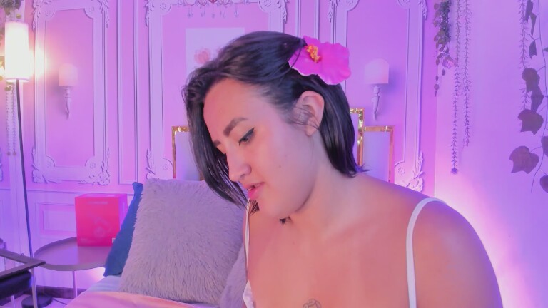 NaraSuarez's Streamate show and profile