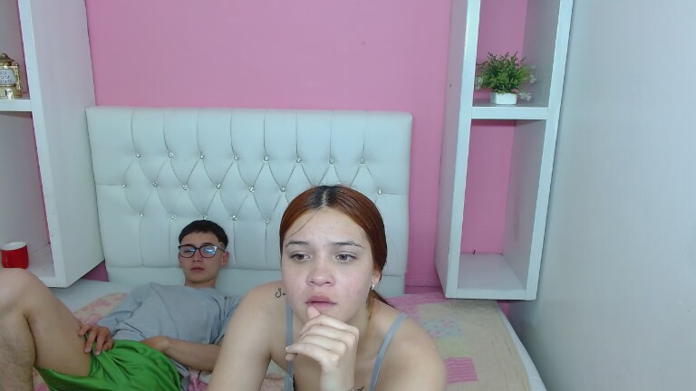 xplayxx22's Streamate show and profile