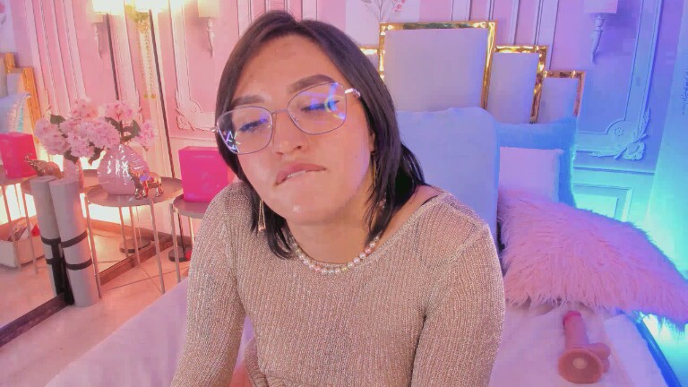 NaraSuarez's Streamate show and profile