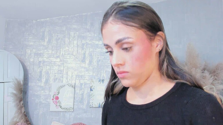 SaraBacker's Streamate show and profile