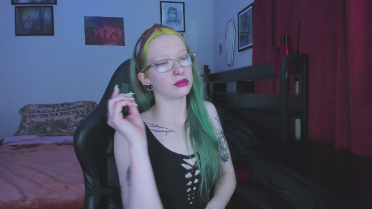 NikkiVill's Streamate show and profile