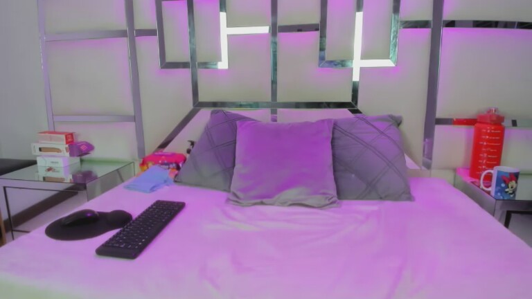 AntonelaBlaze's Streamate show and profile