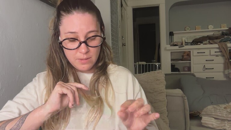 leoqueen1111's Streamate show and profile