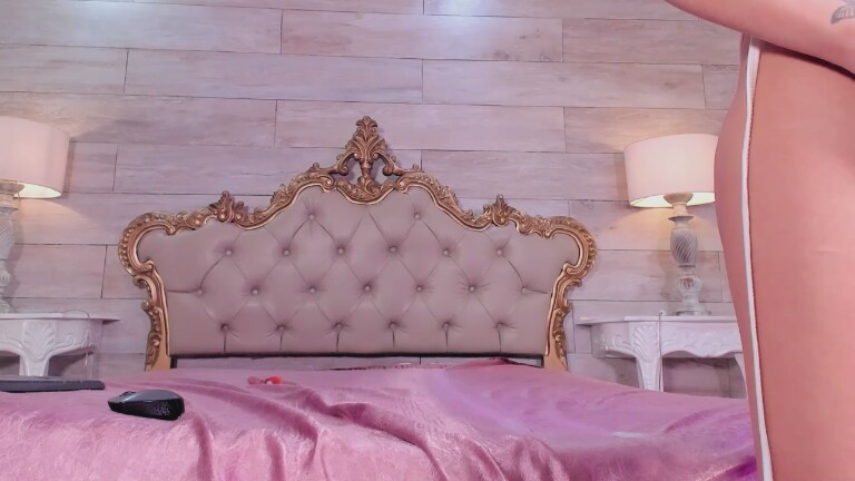 MiaRosel's Streamate show and profile