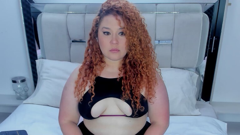 IsadiaRousso's Streamate show and profile