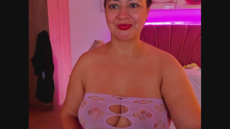 Busty_Isabell's Streamate show and profile