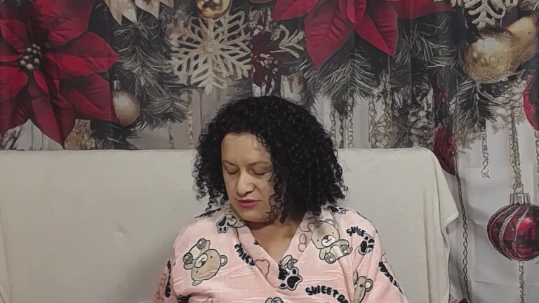 nikol32's Streamate show and profile