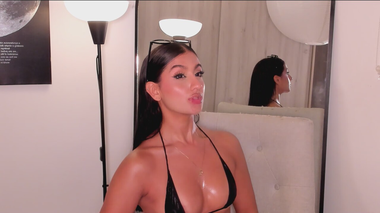 Nina_Cravizz