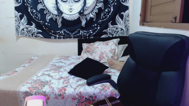 Yasmini's Streamate show and profile