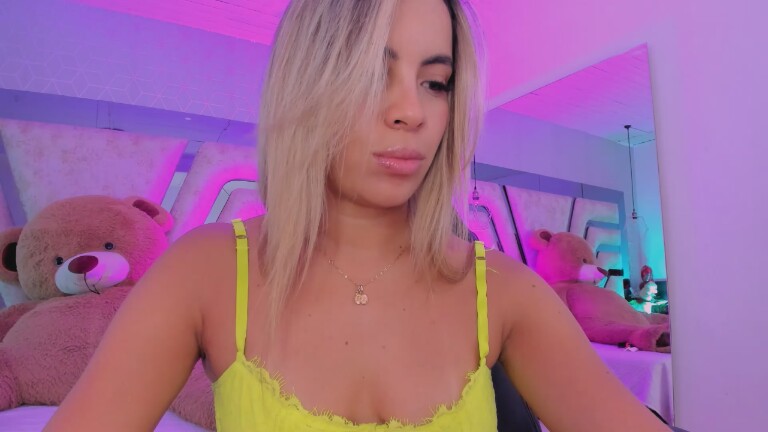 emily_helen's Streamate show and profile