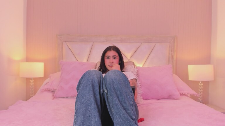 SophiaColinns's Streamate show and profile