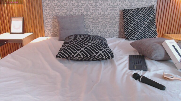 Charlotte_18's Streamate show and profile