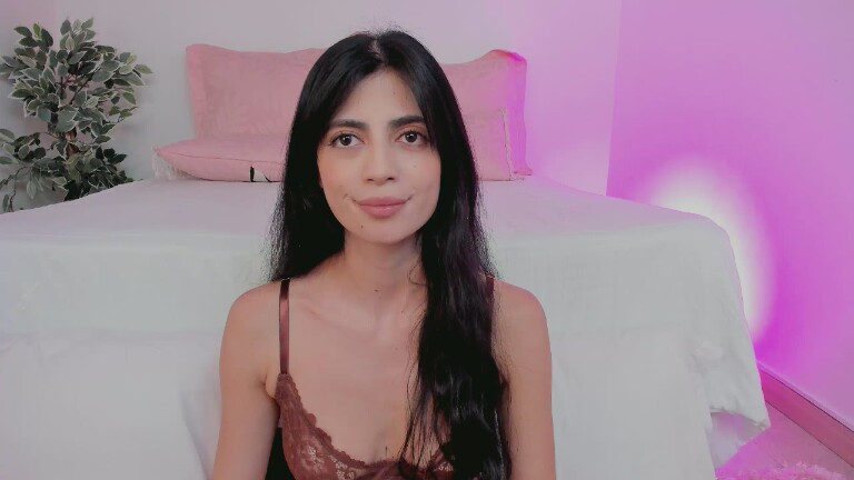 SaraFernandez's Streamate show and profile