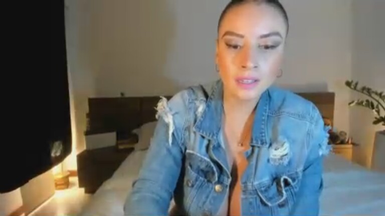 RousseSavely's Streamate show and profile