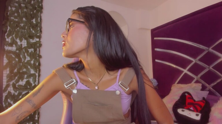 camilaht's Streamate show and profile