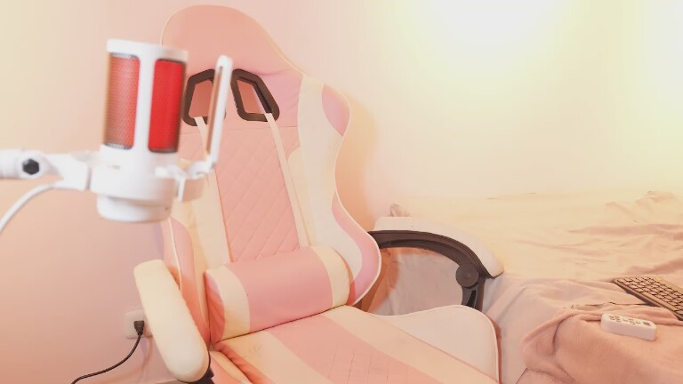 AvrilLaurent's Streamate show and profile