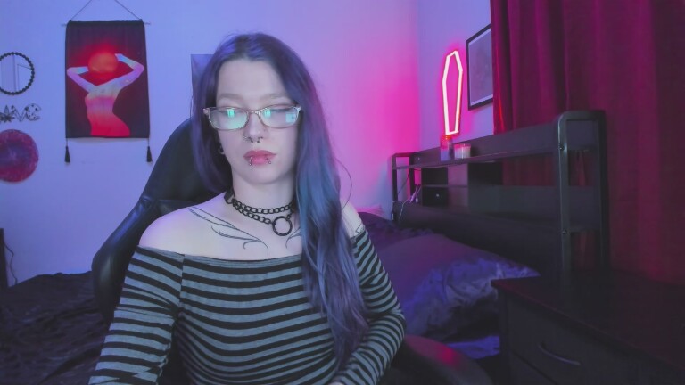 NikkiVill's Streamate show and profile