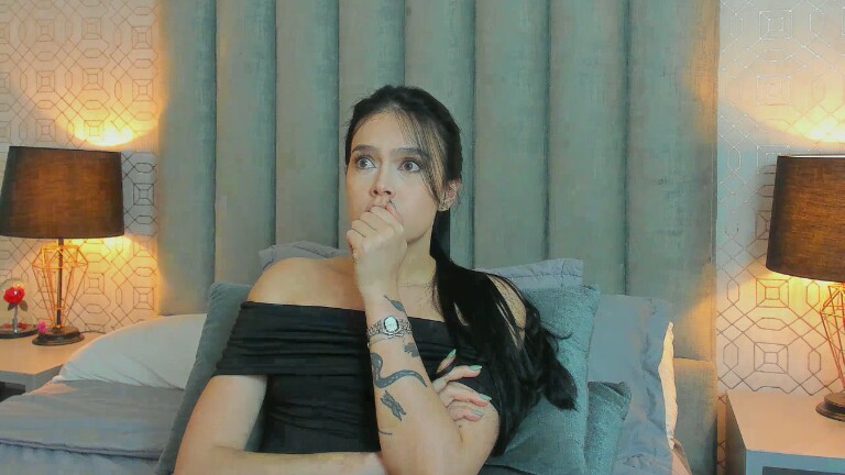 ValeniaMoore's Streamate show and profile