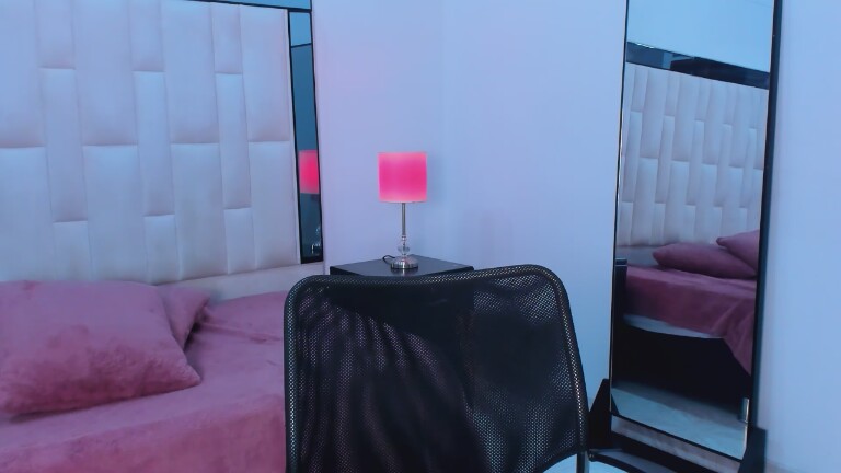 misssophiery's Streamate show and profile