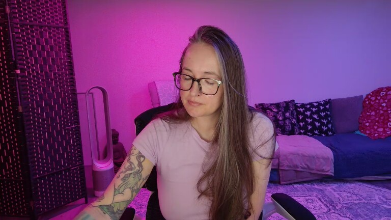 FoxyFarrah's Streamate show and profile