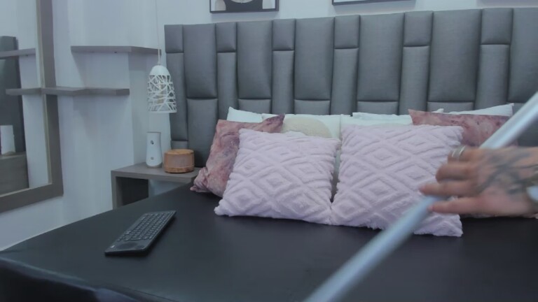 ZoeMusclee's Streamate show and profile